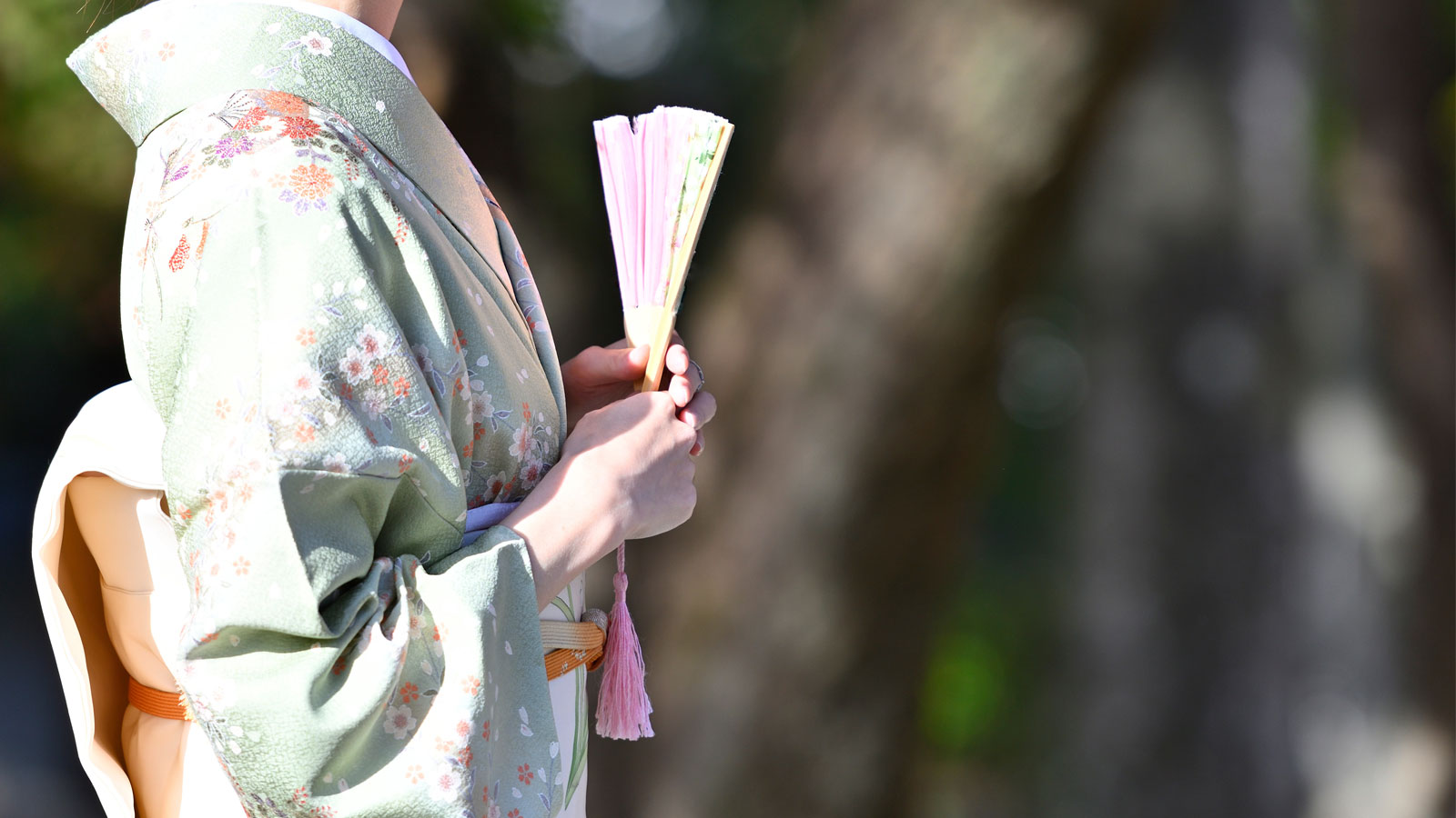きもの姿の女性